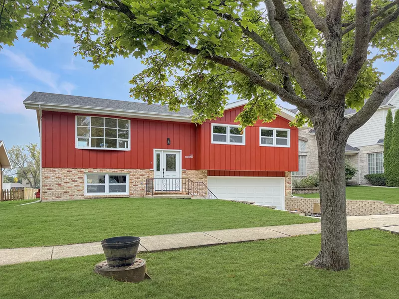 127 Hidden View DR, Westmont, IL 60559