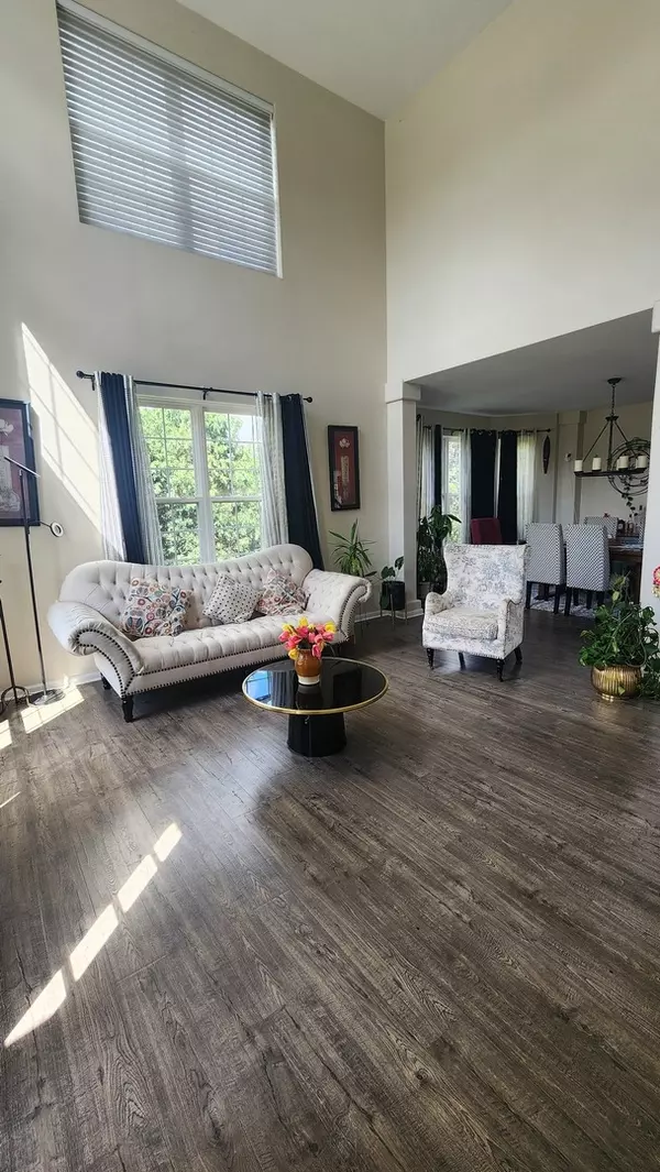 Palatine, IL 60067,1230 W Claridge CT