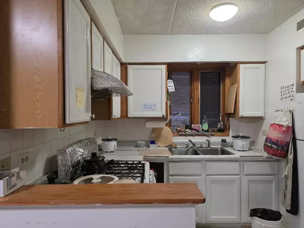 Chicago, IL 60616,251 W 24th ST #1