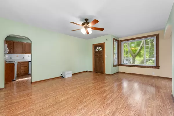Arlington Heights, IL 60005,318 W Wing ST