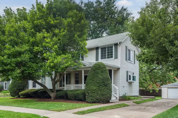 318 W Wing ST, Arlington Heights, IL 60005