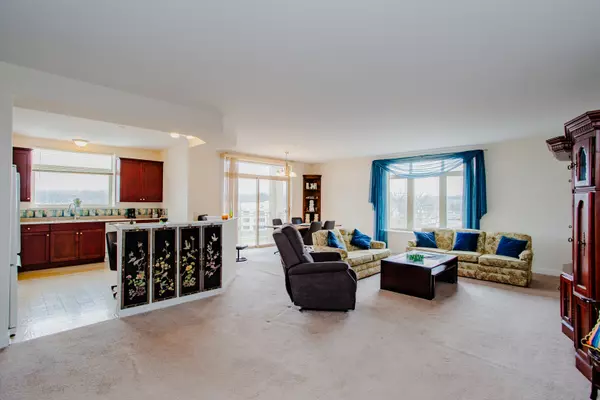 Morton Grove, IL 60053,8300 Callie AVE #314