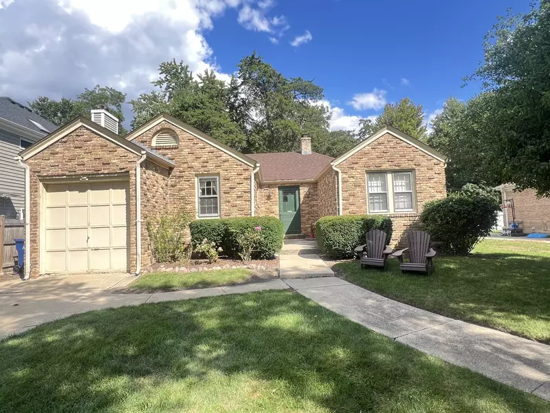 1319 Irving AVE, Wheaton, IL 60187