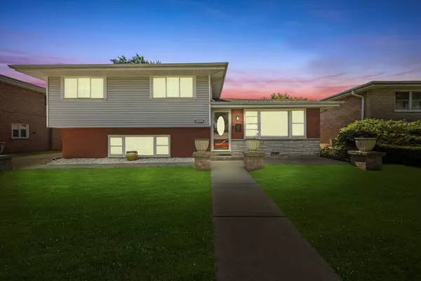 Chicago Heights, IL 60411,512 Gregory DR