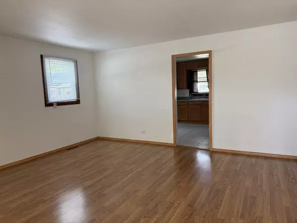 Mundelein, IL 60060,723 S Lake ST