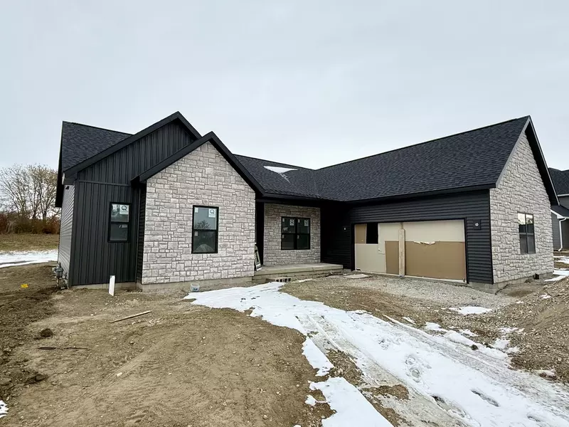 702 N Beacon Hill CIR, Urbana, IL 61802