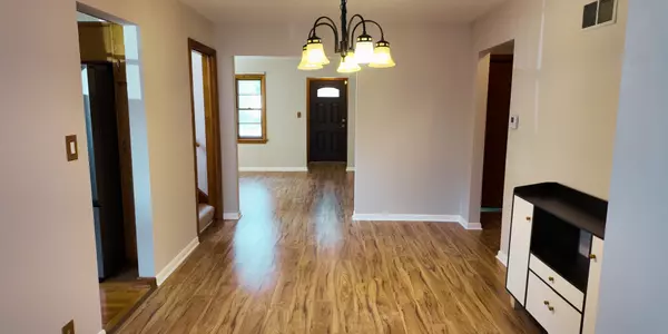 Elgin, IL 60123,15 N Edison AVE