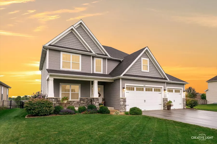 957 N Carly CIR, Yorkville, IL 60560