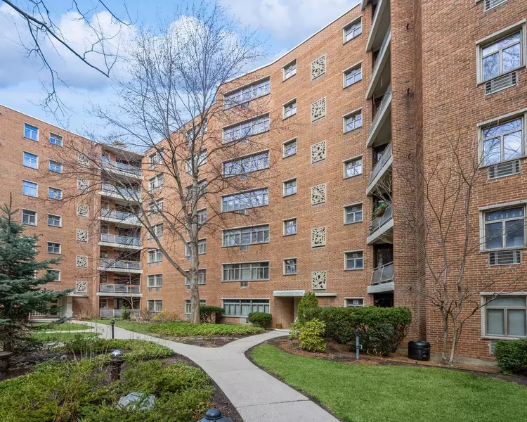1864 Sherman AVE #5NW, Evanston, IL 60201