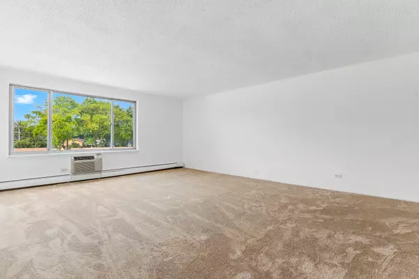 Arlington Heights, IL 60005,1207 S Old Wilke RD #303