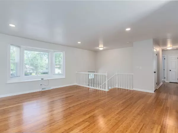 Montgomery, IL 60538,17 Knollwood DR