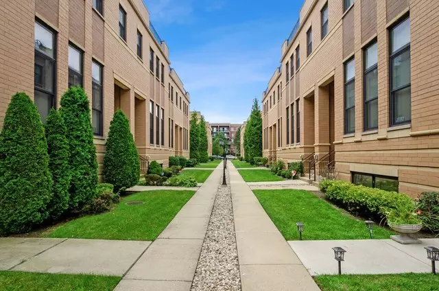 Chicago, IL 60634,4141 N Narragansett AVE #8