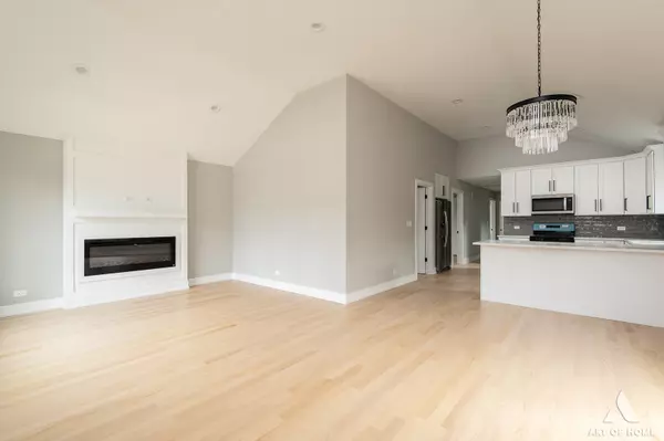 Burbank, IL 60459,7737 1/2 Nashville AVE