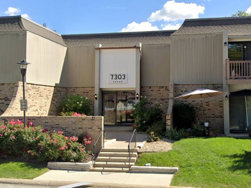 7303 Grand AVE #102, Downers Grove, IL 60516