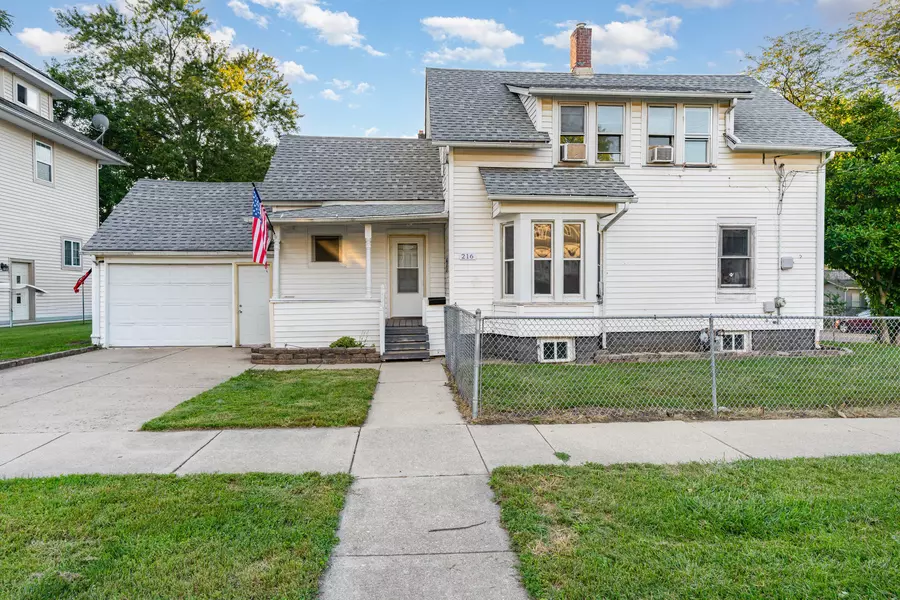216 N May ST, Aurora, IL 60506