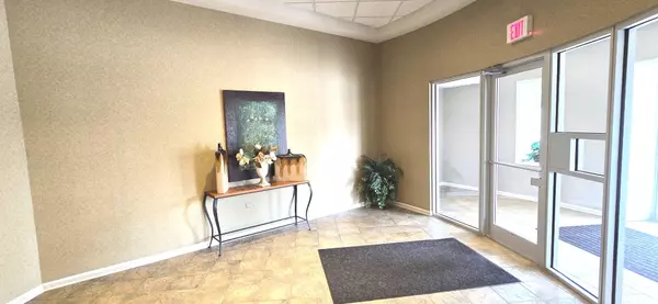 Roselle, IL 60172,225 Main ST #201