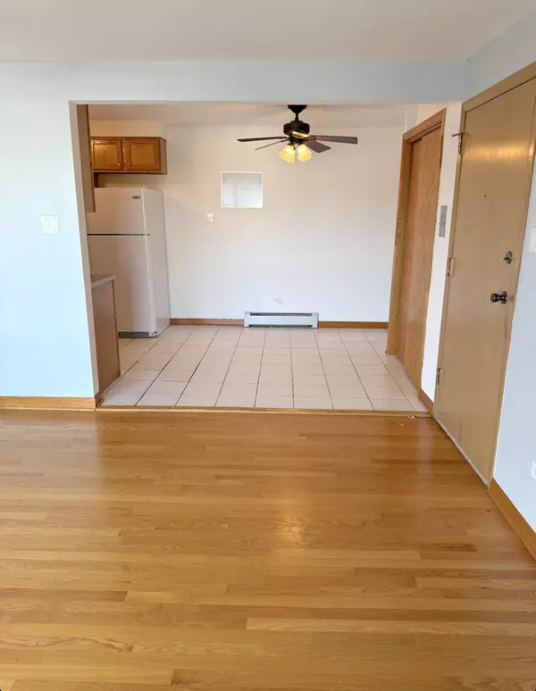 Hickory Hills, IL 60457,9407 S Roberts RD #3SE