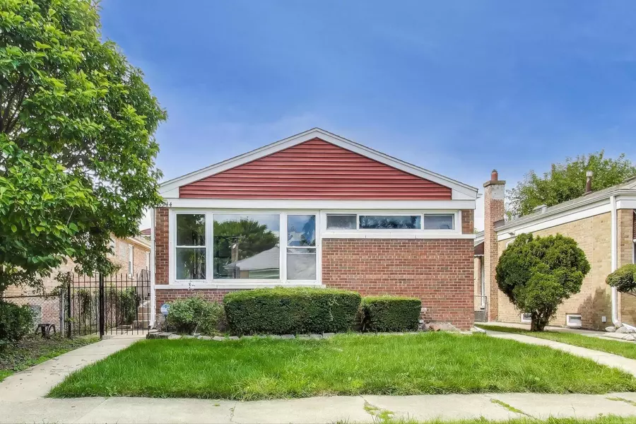 6544 N Albany AVE, Chicago, IL 60645