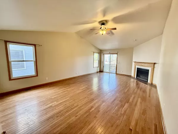 Sycamore, IL 60178,317 Plymouth CT