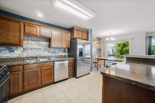 Pingree Grove, IL 60140,1701 Windward DR