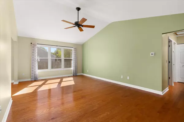 Oswego, IL 60543,124 Cinderford CT