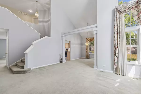 Grayslake, IL 60030,396 Fairfax LN