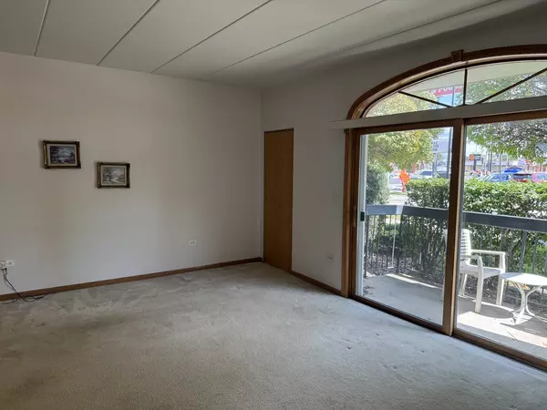 Burbank, IL 60459,7900 S Nagle AVE #1S