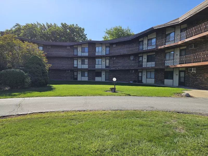 2306 Holiday TER #149, Lansing, IL 60438