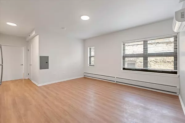 Chicago, IL 60640,927 W Wilson AVE #508