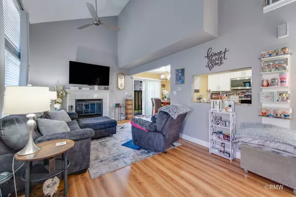 Streamwood, IL 60107,324 Juniper CIR