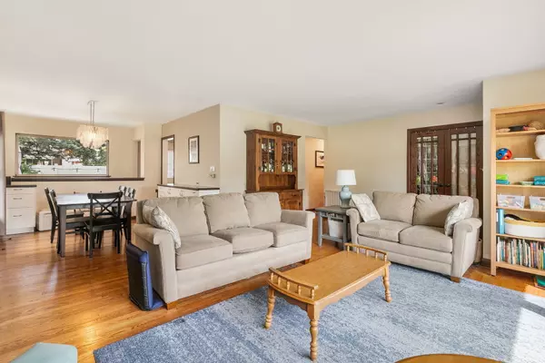La Grange Park, IL 60526,205 Huntington CT