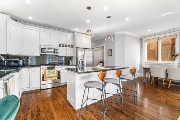 Chicago, IL 60610,1363 N Mohawk ST #3