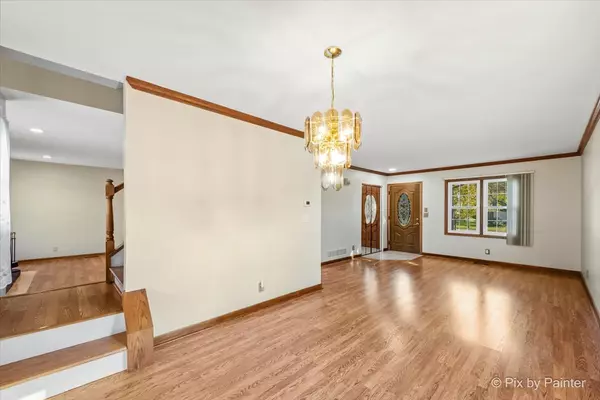 Aurora, IL 60506,1120 Emerald DR