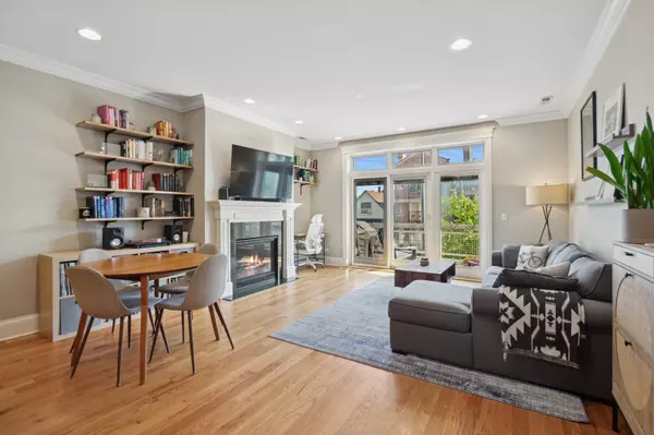 Chicago, IL 60625,2250 W Foster AVE #2E