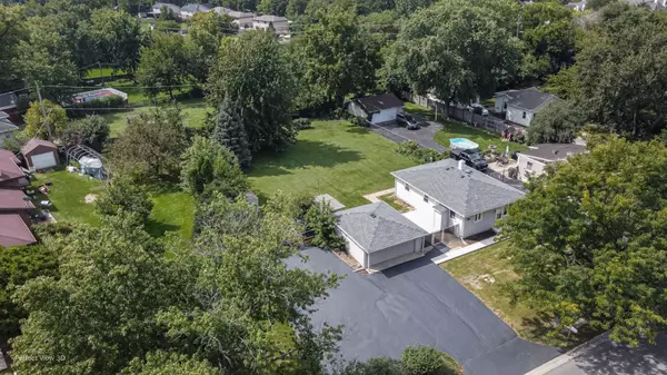 Downers Grove, IL 60515,2605 Maple AVE