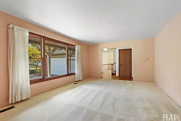 Glenview, IL 60025,1142 Highland LN