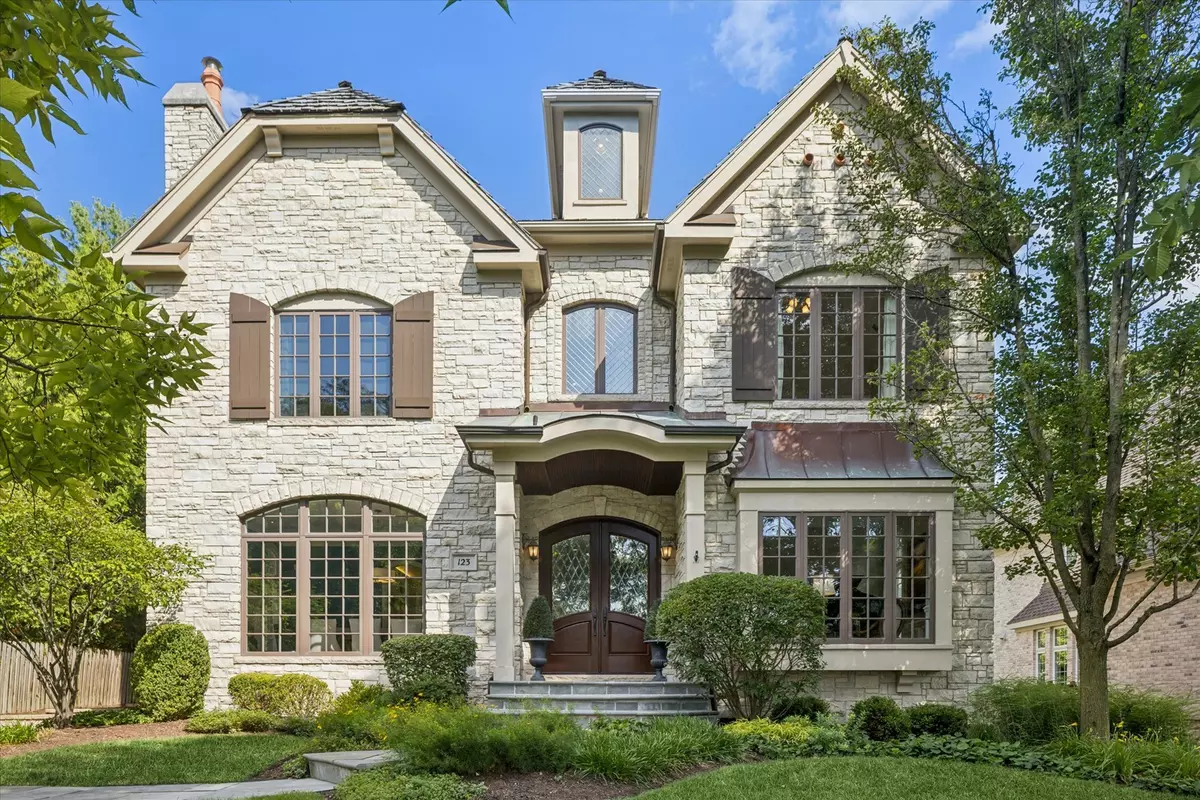 Hinsdale, IL 60521,123 N Vine ST