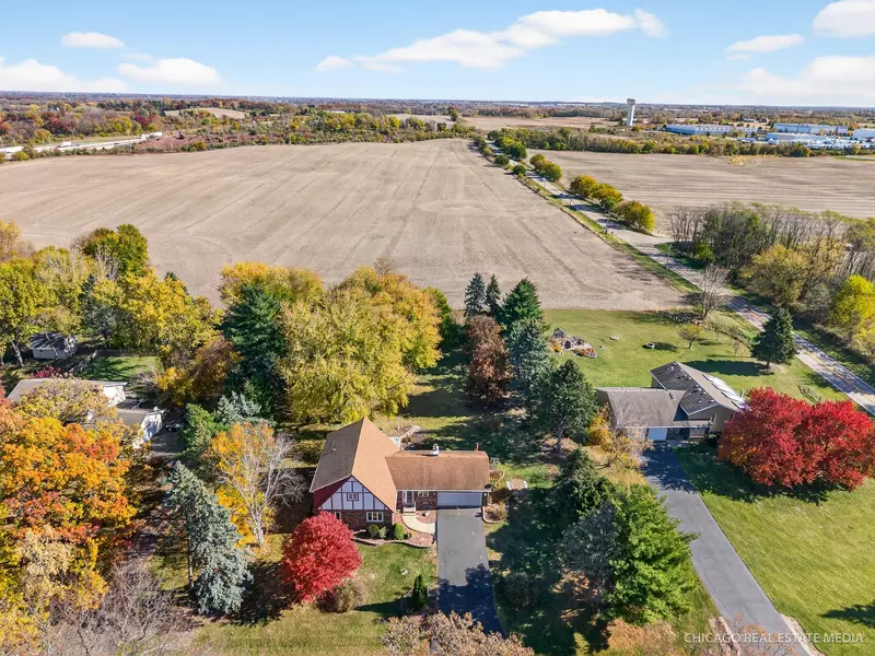 19N053 Felsmith RD, Hampshire, IL 60140