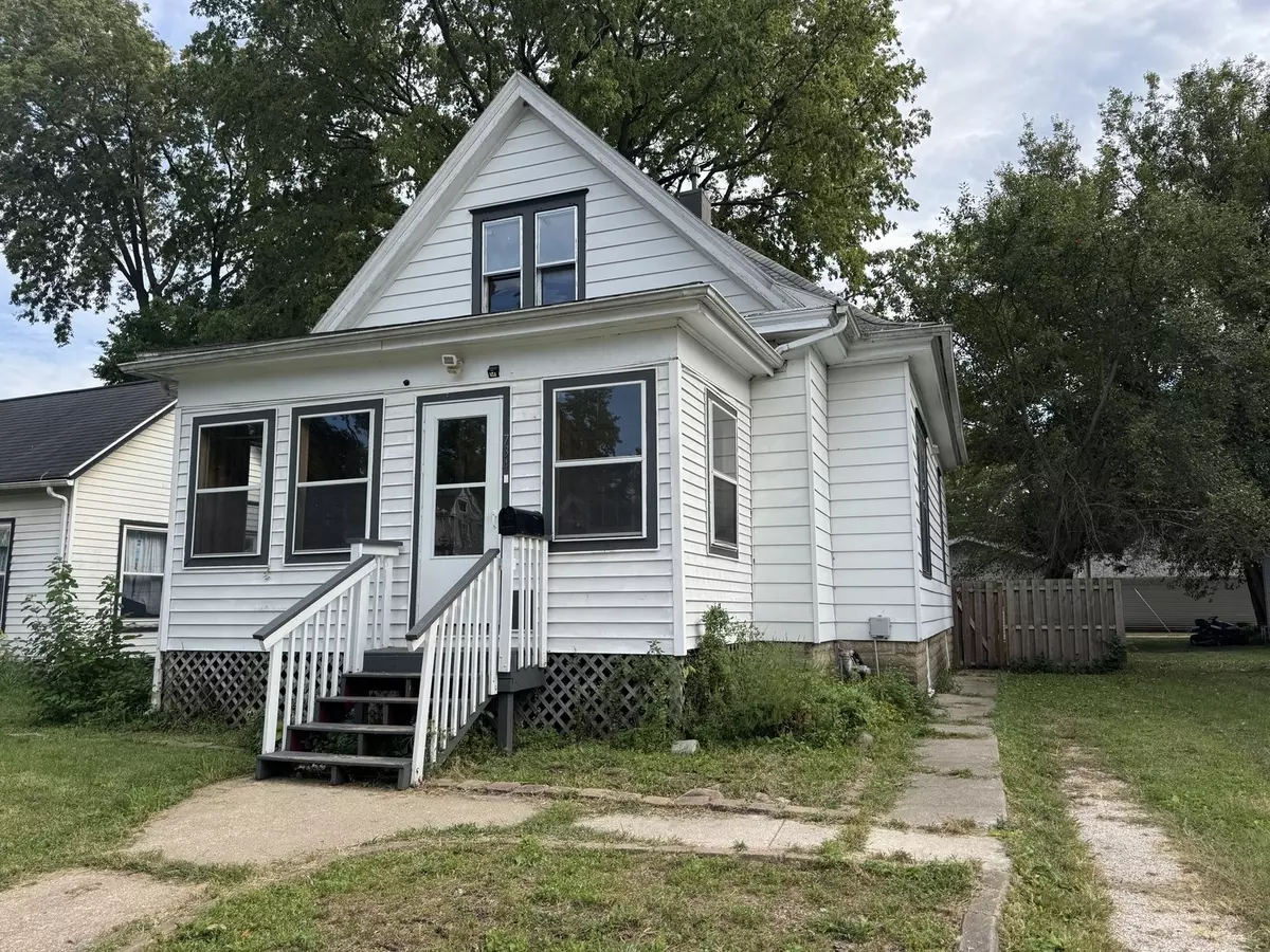 Pontiac, IL 61764,734 W Henry ST