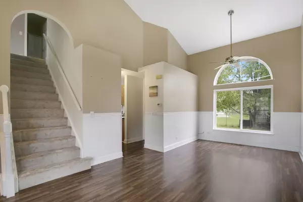 Round Lake Beach, IL 60073,51 W Rustic LN