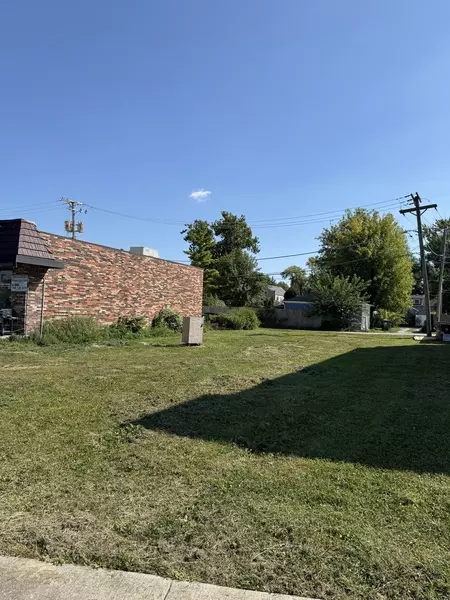 8911 Burlington AVE, Brookfield, IL 60513