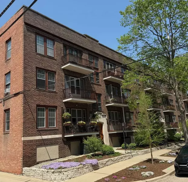 305 N Prairie ST #7, Champaign, IL 61820