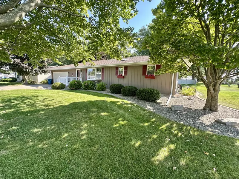 203 N Pleasant ST, Ohio, IL 61349