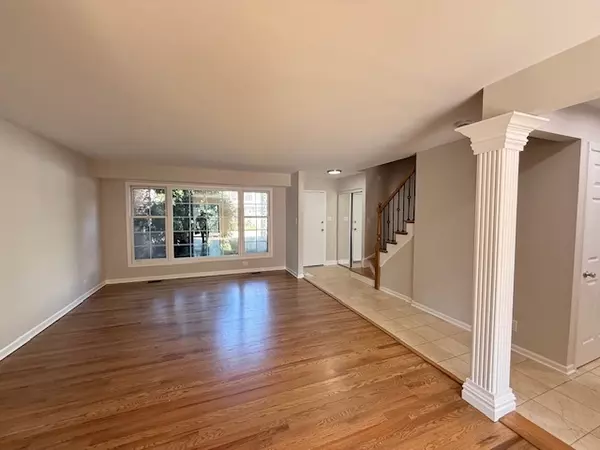 Oak Brook, IL 60523,19W147 Avenue Royal