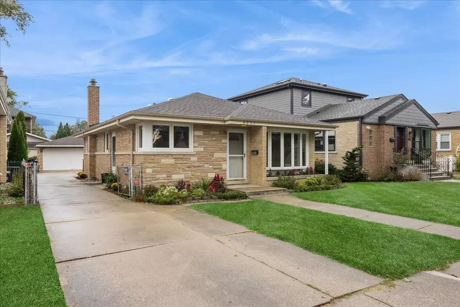 8032 N Wisner ST, Niles, IL 60714