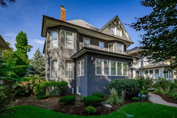 Oak Park, IL 60302,723 N Kenilworth AVE