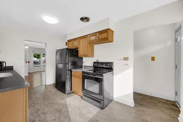 Westchester, IL 60154,1919 Suffolk AVE