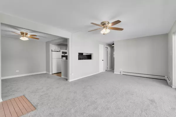 La Grange, IL 60525,301 E PLAINFIELD RD #4