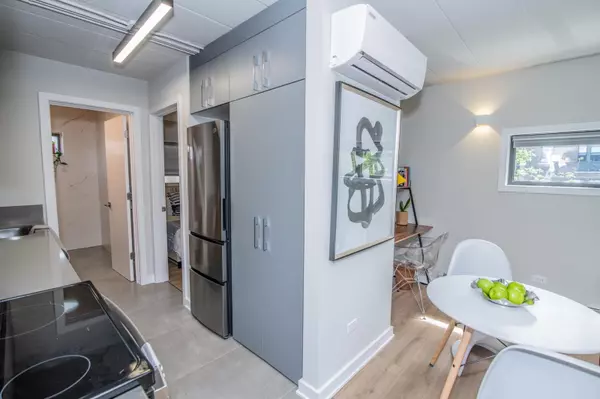 Chicago, IL 60626,1666 W Pratt BLVD #310