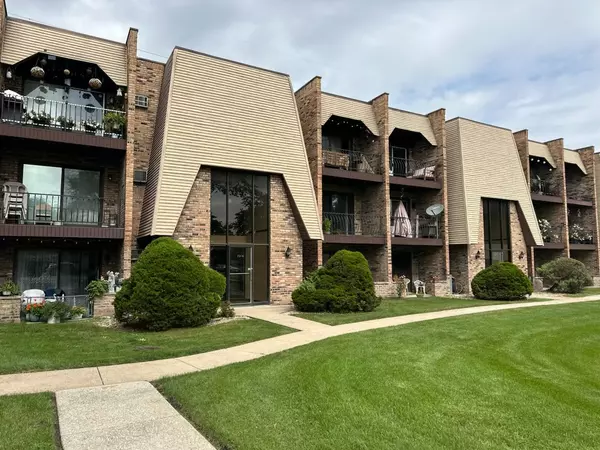 7314 Blackstone AVE #30, Justice, IL 60458